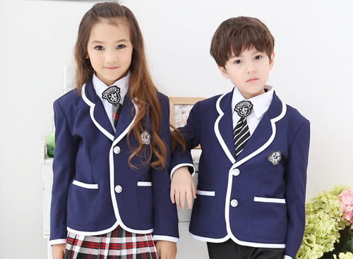 如何保證秋冬季幼兒園校服批發(fā)質(zhì)量呢？